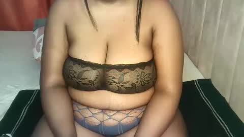 chichi online show from 11-06-25, 11:59