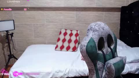 pretty_cristal22 online show from 02-05-25, 01:58