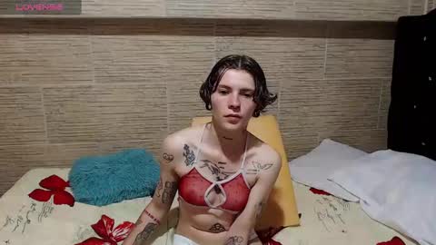 pretty_cristal22 online show from 02-10-25, 10:51