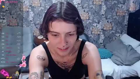 pretty_cristal22 online show from 06-15-26, 03:36