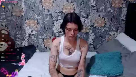 pretty_cristal22 online show from 06-18-26, 12:20