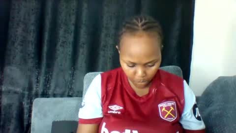 pretty_dee1 online show from 05-10-26, 06:57