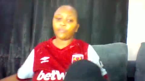 pretty_dee1 online show from 05-11-26, 08:09