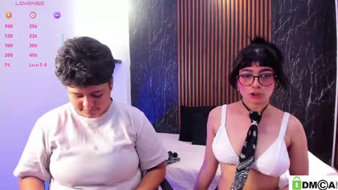 Snapshot of pretty_honey22 chatting on 05-16-26, 09:13 pretty_honey22 online show from 05-16-26, 09:13