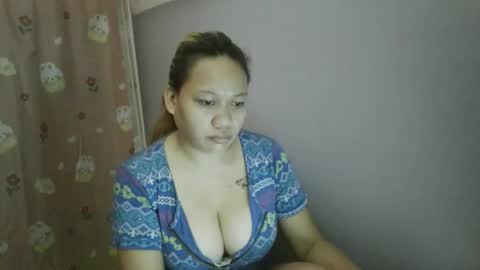 pretty_lyn08 online show from 05-04-26, 11:34