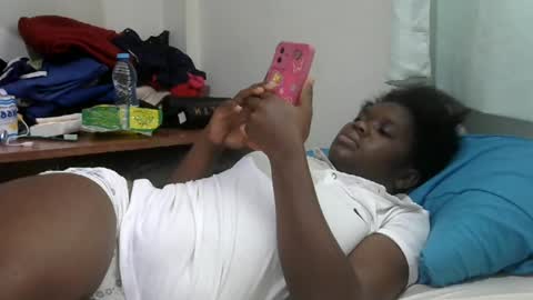 pretty_melan online show from 06-03-26, 05:43