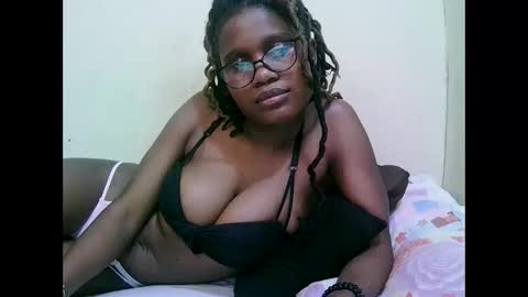 Snapshot of pretty_mellan chatting on 02-28-25, 10:06 pretty_mellan online show from 02-28-25, 10:06