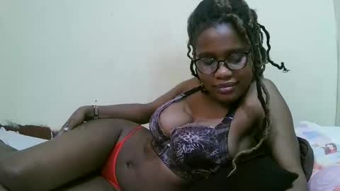Snapshot of pretty_mellan chatting on 03-06-25, 10:36 pretty_mellan online show from 03-06-25, 10:36