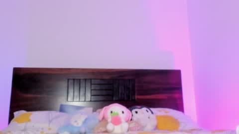 Snapshot of pretty_moonn2 chatting on 06-11-26, 02:53 pretty_moonn2 online show from 06-11-26, 02:53