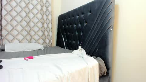 Snapshot of pretty_peshy chatting on 05-02-26, 03:11 pretty_peshy online show from 05-02-26, 03:11