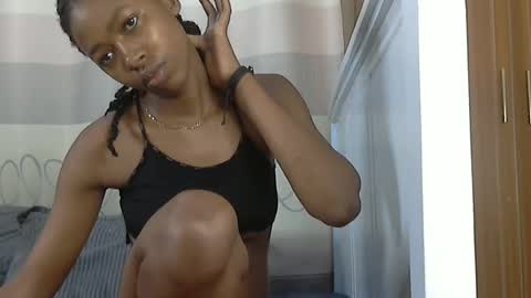 pretty_petite24 online show from 12-03-24, 06:04