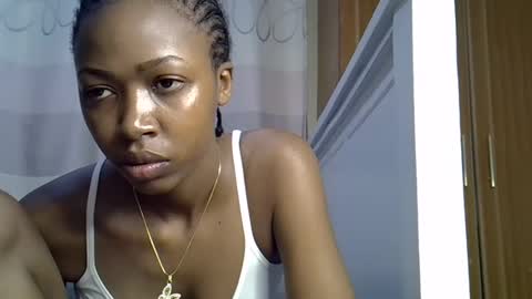 pretty_petite24 online show from 12-31-24, 01:19