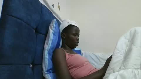 pretty_petite_ebony online show from 12-23-25, 02:31