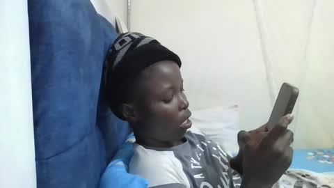 pretty_petite_ebony online show from 04-08-26, 06:08