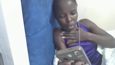 pretty_petite_ebony online show from 04-21-26, 01:42