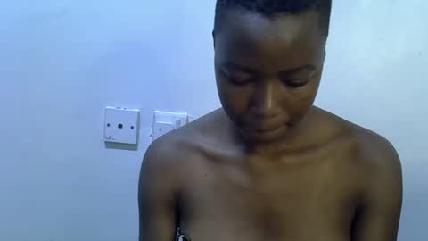 Snapshot of pretty_queen18 chatting on 11-08-25, 12:38 NASH online show from 11-08-25, 12:38