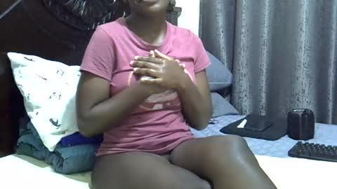 Snapshot of pretty_sheanna chatting on 06-19-26, 12:15 pretty_sheanna online show from 06-19-26, 12:15
