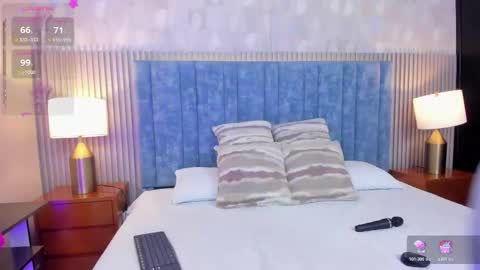 Daisy Flower online show from 11-21-25, 01:48