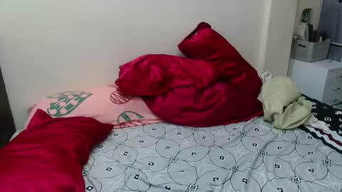 Snapshot of prettyasian098 chatting on 10-31-25, 03:07 PrettyAsian098 online show from 10-31-25, 03:07