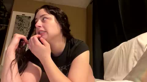 Snapshot of prettybaby22 chatting on 11-28-25, 10:56 prettybaby22 online show from 11-28-25, 10:56