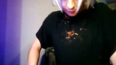 Snapshot of prettybabypetite chatting on 03-25-26, 05:19 Missy Jack online show from 03-25-26, 05:19