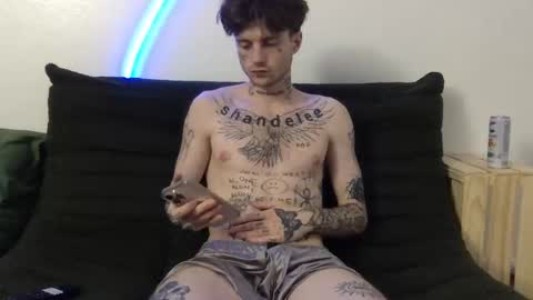 pretty boy online show from 10-27-25, 01:20