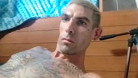 Snapshot of prettyboytatted69 chatting on 09-21-25, 06:42 Prettyslangin69 FYPM online show from 09-21-25, 06:42