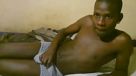 Snapshot of prettyboyz10 chatting on 10-13-25, 09:04 prettyboyz10 online show from 10-13-25, 09:04