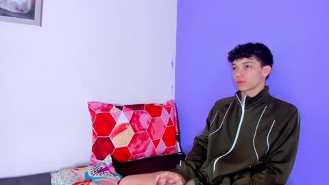 Enzo  Denis online show from 01-24-25, 01:56