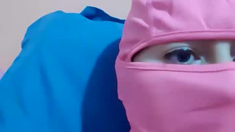 PrettyFeet online show from 12-22-25, 11:13