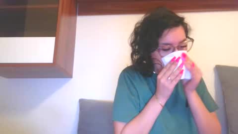 prettyjulliette online show from 12-18-25, 02:23