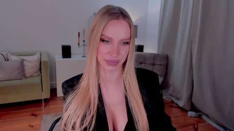 Snapshot of prettyk1ller chatting on 01-14-25, 03:43 Eva online show from 01-14-25, 03:43