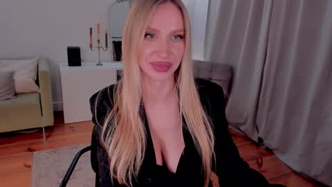 Snapshot of prettyk1ller chatting on 01-17-25, 03:55 Eva online show from 01-17-25, 03:55