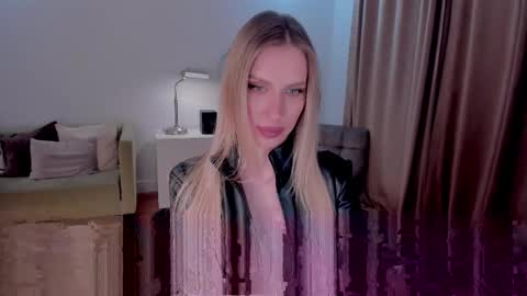 Snapshot of prettyk1ller chatting on 02-20-25, 10:04 Eva online show from 02-20-25, 10:04