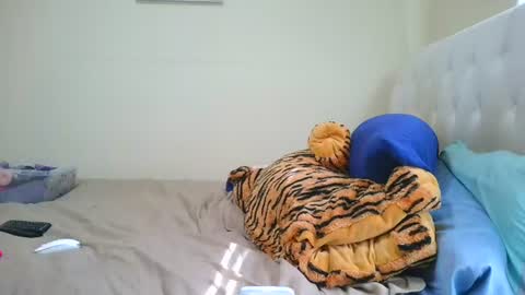 Snapshot of prettylondond chatting on 08-01-26, 10:30 prettylondond online show from 08-01-26, 10:30