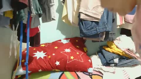 Snapshot of prettynhing chatting on 12-15-24, 10:07 Nhing online show from 12-15-24, 10:07