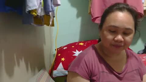 Snapshot of prettynhing chatting on 12-23-24, 01:51 Nhing online show from 12-23-24, 01:51