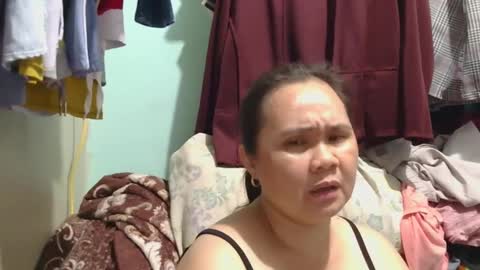 Snapshot of prettynhing chatting on 12-24-24, 02:01 Nhing online show from 12-24-24, 02:01