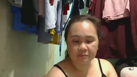 Snapshot of prettynhing chatting on 12-25-24, 11:54 Nhing online show from 12-25-24, 11:54