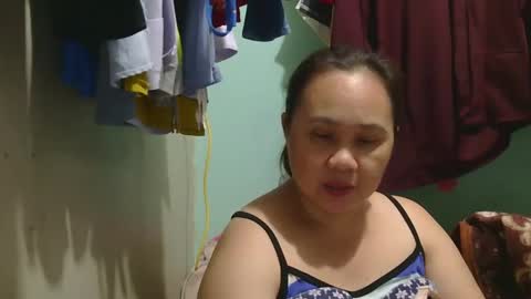 Snapshot of prettynhing chatting on 12-27-24, 03:26 Nhing online show from 12-27-24, 03:26