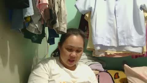 Snapshot of prettynhing chatting on 01-04-25, 12:49 Nhing online show from 01-04-25, 12:49