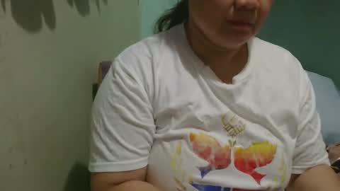 Snapshot of prettynhing chatting on 09-25-25, 12:20 Nhing online show from 09-25-25, 12:20