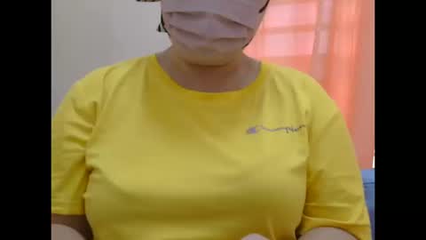 Snapshot of prettynhing chatting on 10-11-25, 02:33 Nhing online show from 10-11-25, 02:33