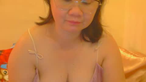 Snapshot of prettynhing chatting on 04-24-26, 10:56 Nhing online show from 04-24-26, 10:56