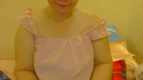 Snapshot of prettynhing chatting on 04-25-26, 11:57 Nhing online show from 04-25-26, 11:57