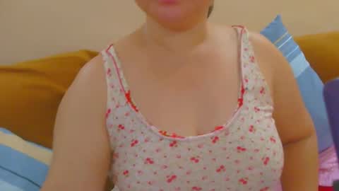 Snapshot of prettynhing chatting on 05-16-26, 06:21 Nhing online show from 05-16-26, 06:21