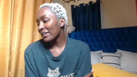 Snapshot of prettyquee chatting on 05-06-26, 10:42 sasha online show from 05-06-26, 10:42