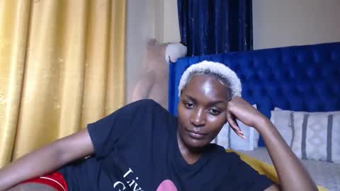 Snapshot of prettyquee chatting on 05-19-26, 12:55 sasha online show from 05-19-26, 12:55