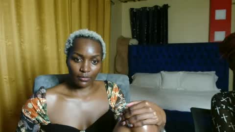 Snapshot of prettyquee chatting on 06-18-26, 06:23 sasha online show from 06-18-26, 06:23