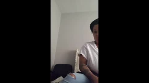 prettyred2026 online show from 05-02-26, 02:44